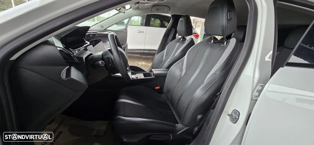 Peugeot 308 BlueHDi 130 EAT8 Allure - 21