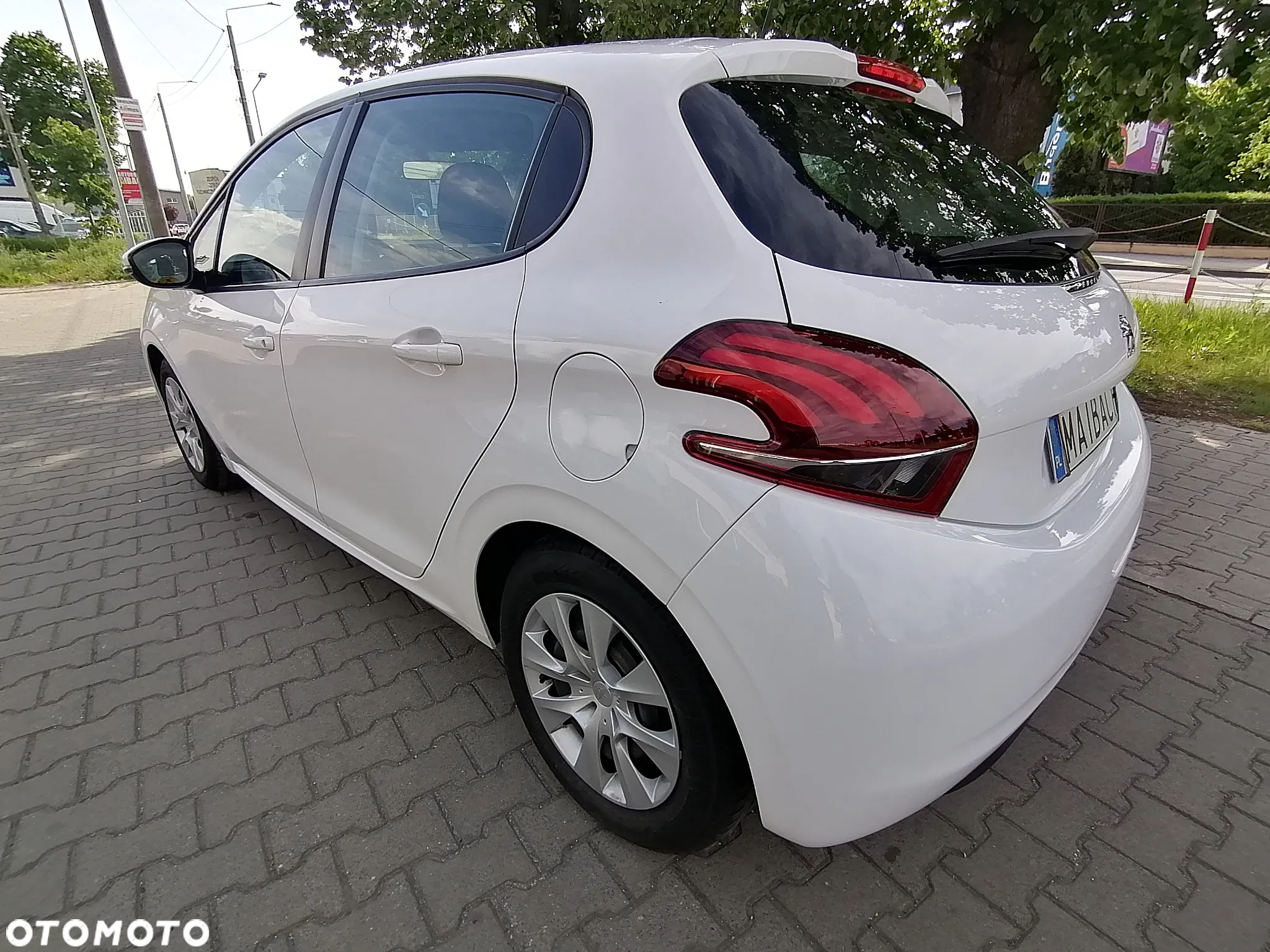 Peugeot 208 - 11