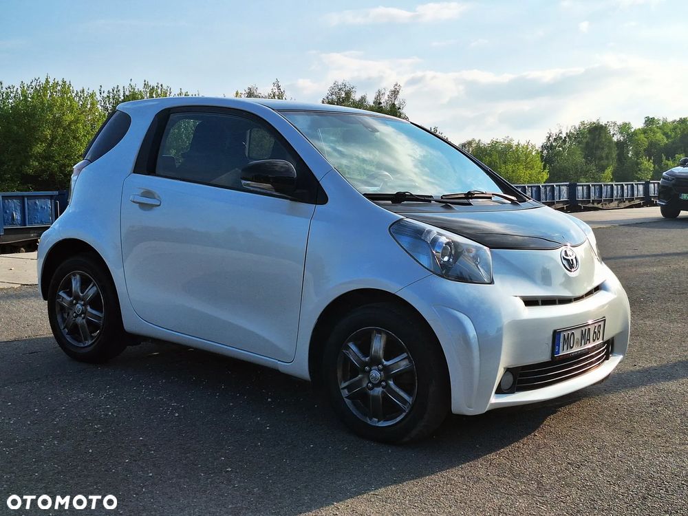 Toyota iQ 1.0 + - 25