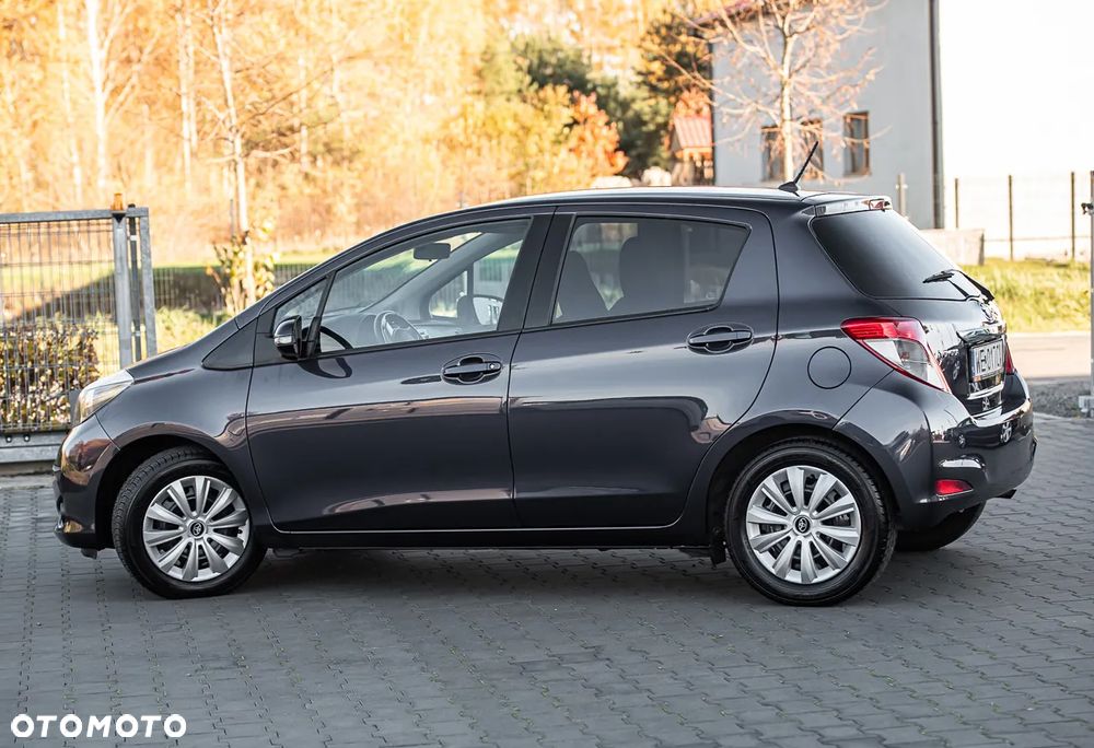 Toyota Yaris - 10