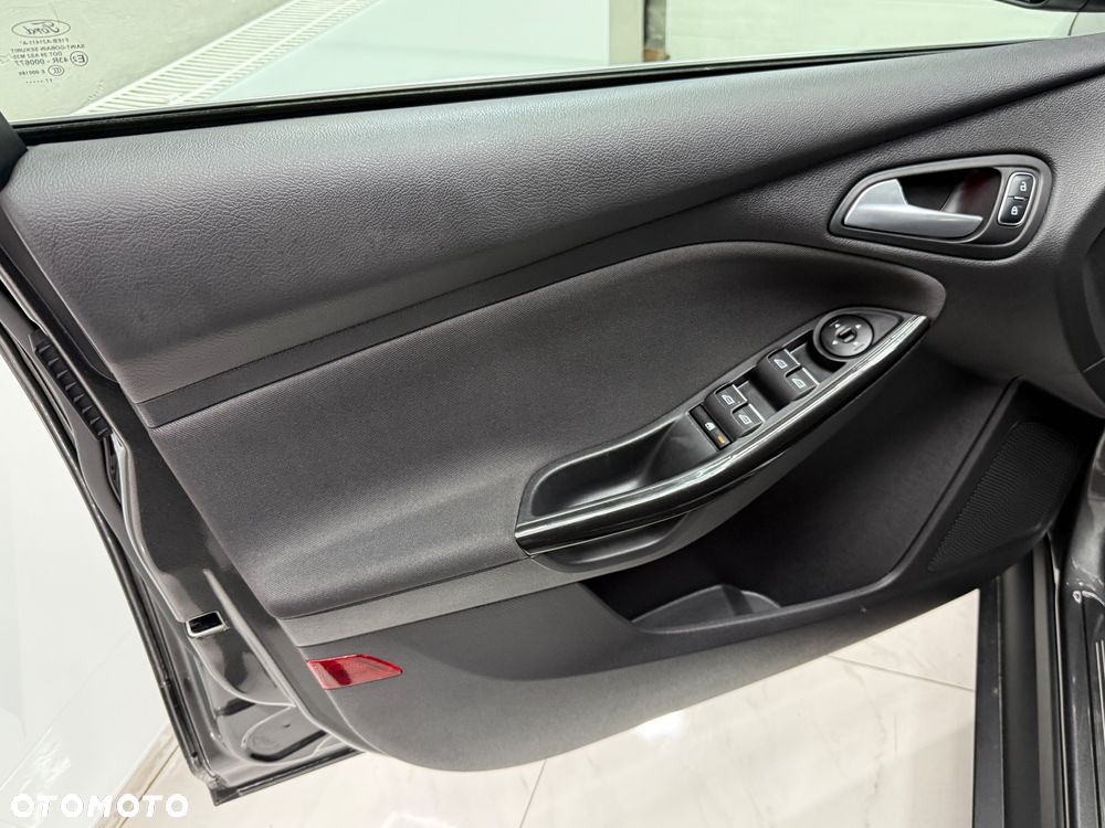 Ford Focus 1.5 EcoBoost Titanium ASS PowerShift - 11