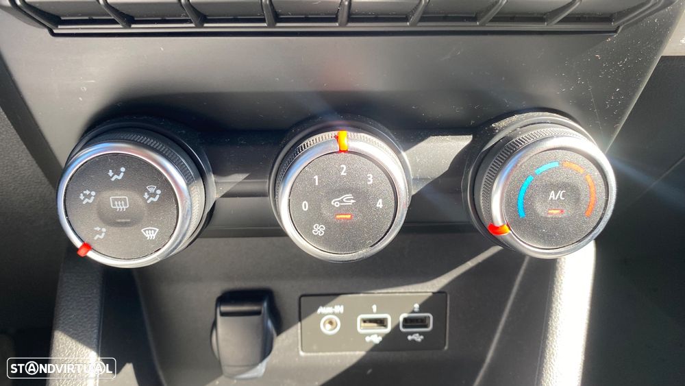 Renault Clio 1.0 TCe Techno - 48