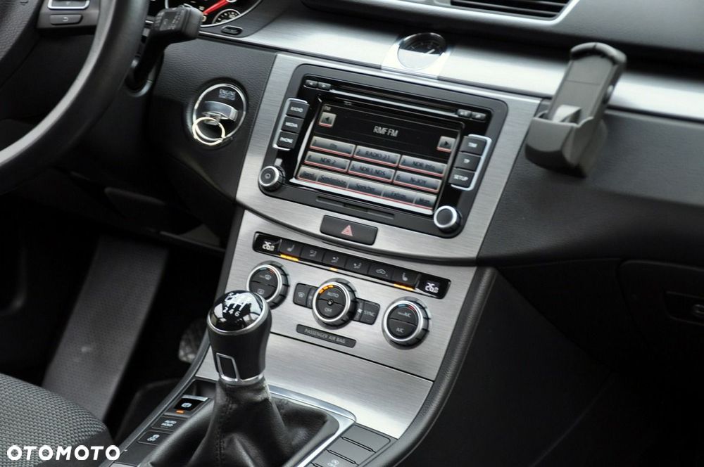 Volkswagen Passat - 27