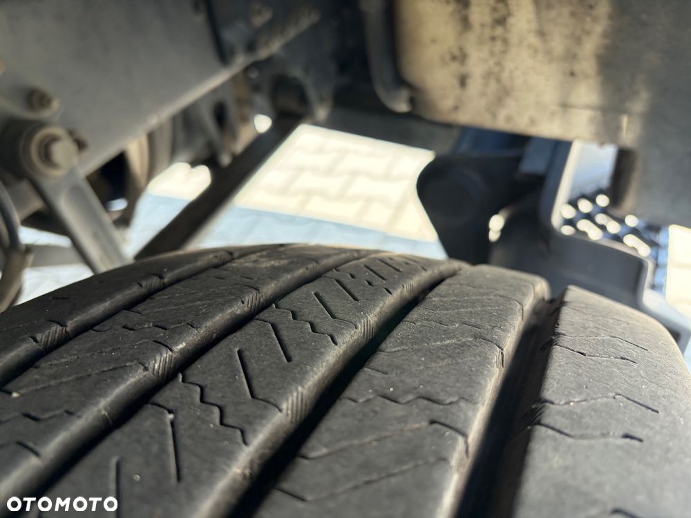 Renault GAMA D 12.210  chłodnia  izoterma 15 palet poduszka - 8