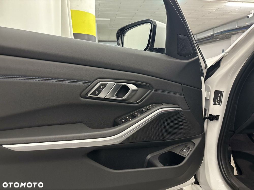 BMW Seria 3 320d xDrive M Sport sport - 11