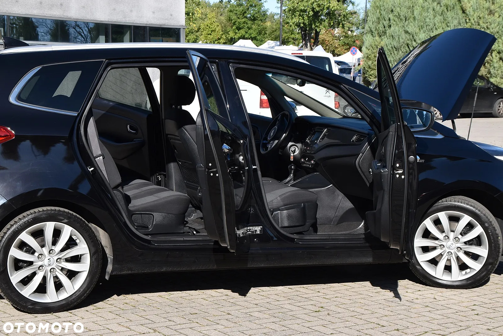 Kia Carens - 8