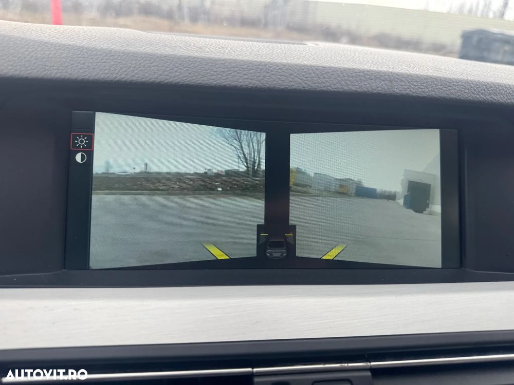 BMW Seria 5 525d Sport-Aut. Luxury Line - 32