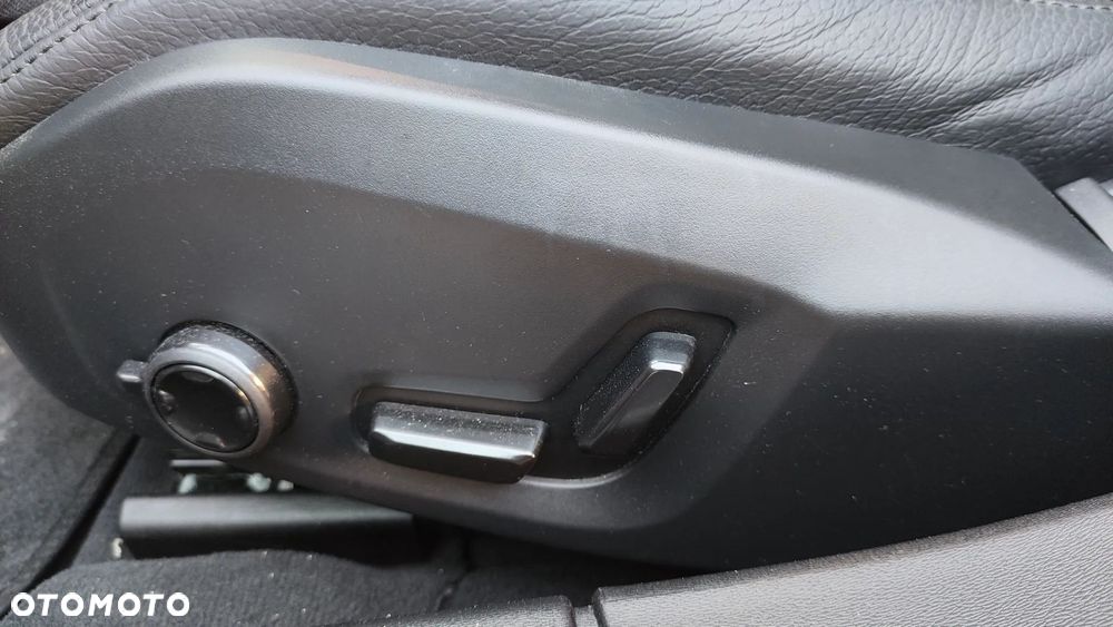 Volvo V90 T6 AWD Plug-In Hybrid Plus Dark - 21