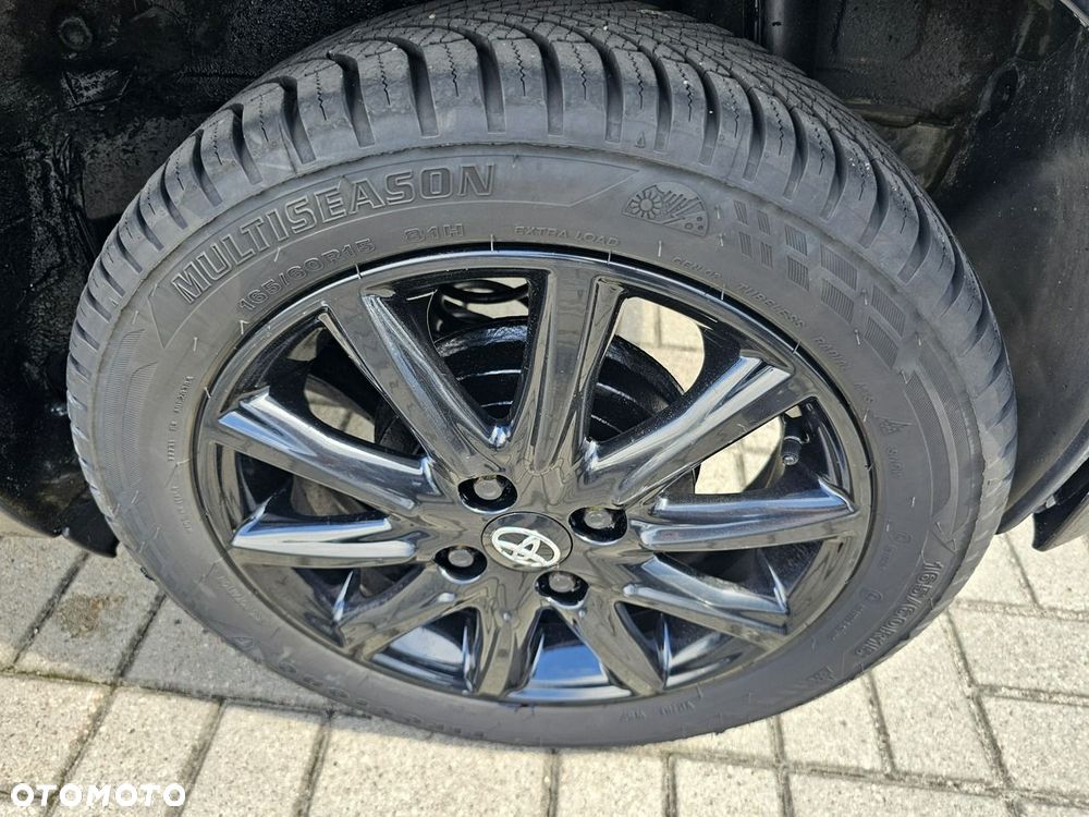 Toyota Aygo x-play touch - 32