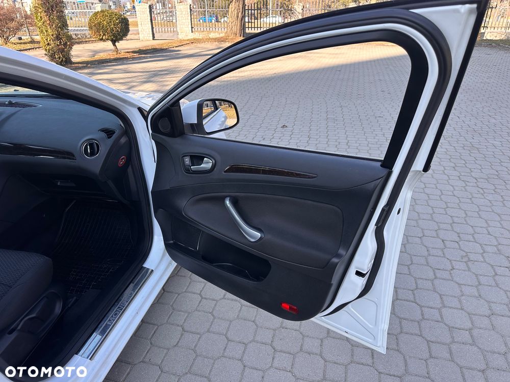 Ford Mondeo 2.0 TDCi Business Edition - 27