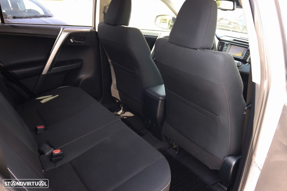 Toyota RAV4 2.0 D-4D Comfort - 39