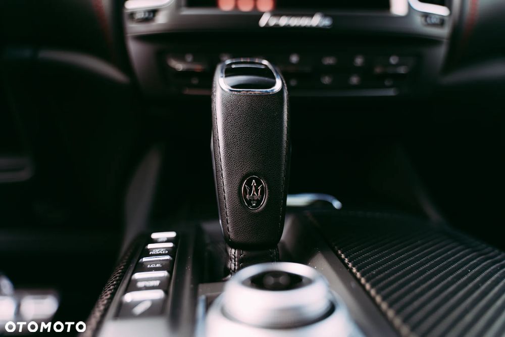 Maserati Levante S - 15