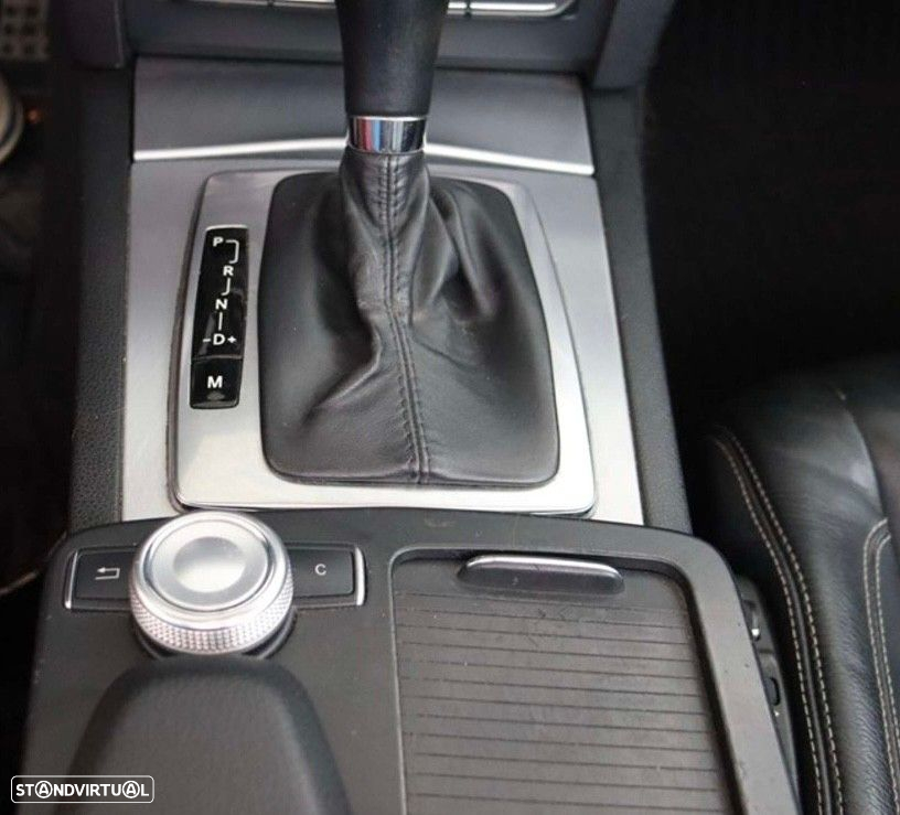 Mercedes-Benz E 220 CDi Avantgarde BlueEfficiency Auto - 11