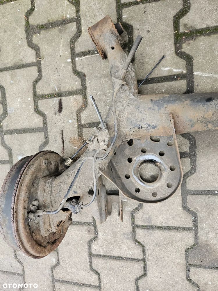 Toyota Yaris II 2 belka oś tył tylna - 3