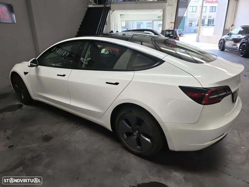 Tesla Model 3 Standard Range Plus RWD - 3