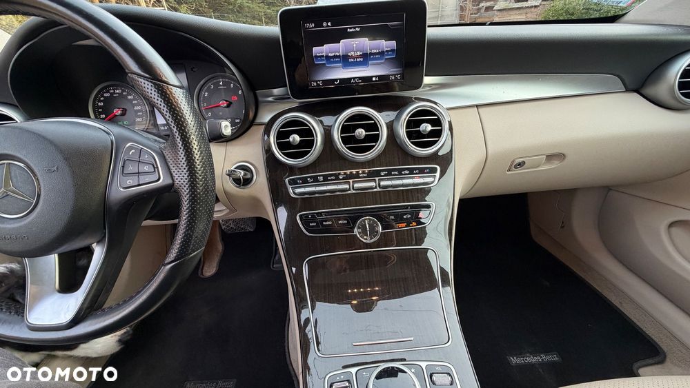 Mercedes-Benz Klasa C 300 9G-TRONIC - 1
