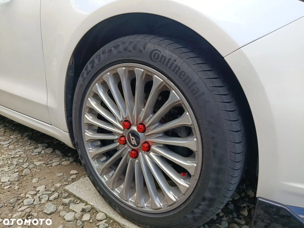 Ford Fusion 2.0 EcoBoost Titanium - 29