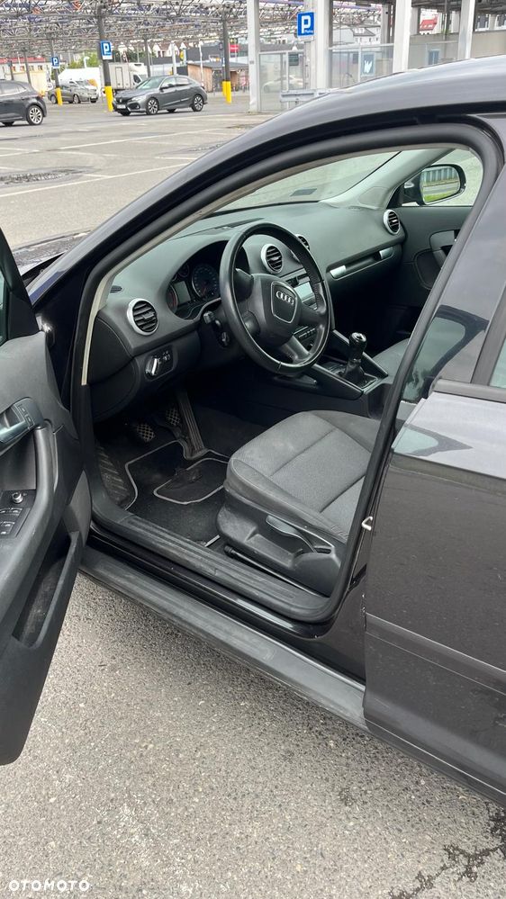 Audi A3 Sportback 1.6 TDI DPF Attraction - 12