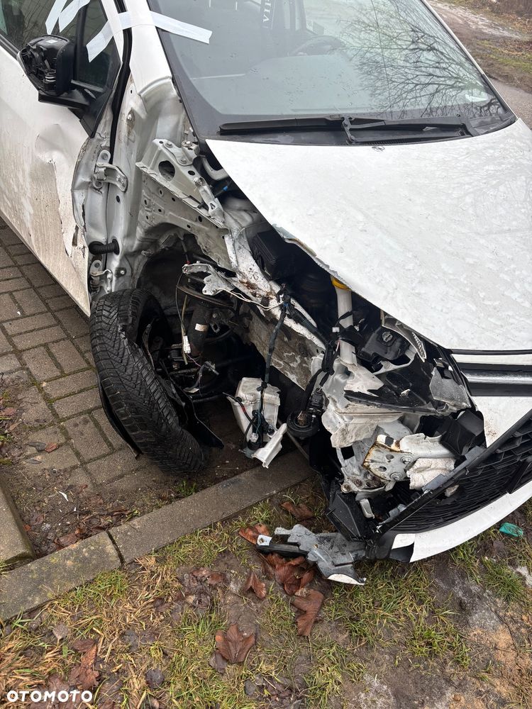 Toyota Yaris 1.0 Active - 5