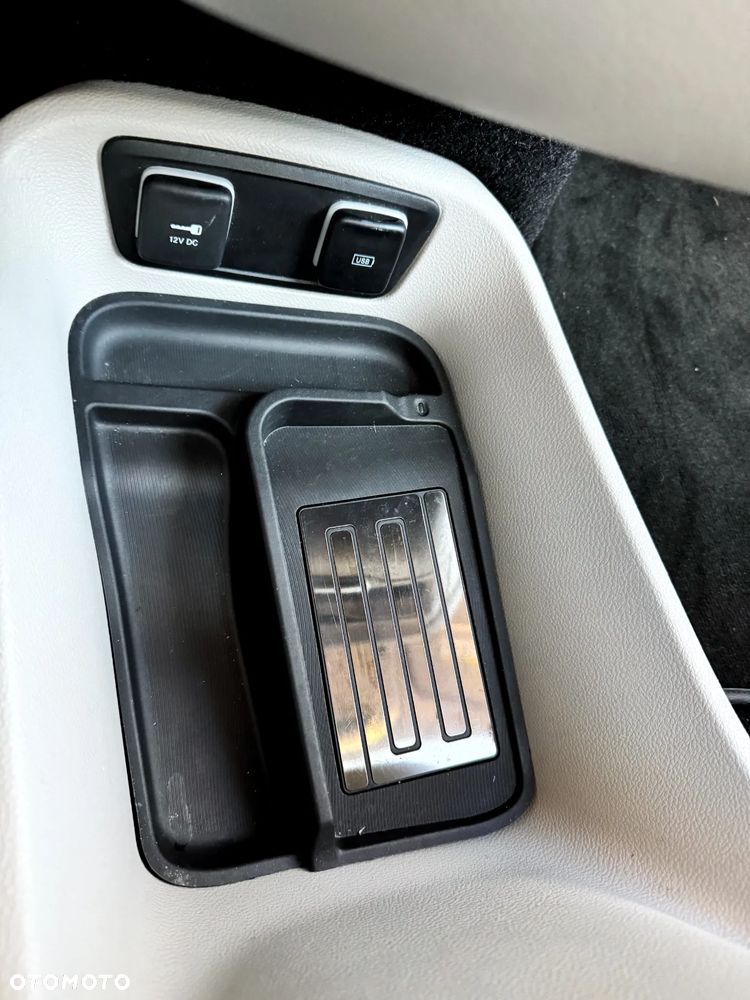 Chrysler Pacifica - 37