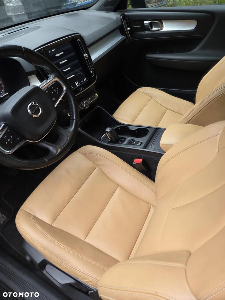 Volvo XC 40 D4 AWD Momentum - 13