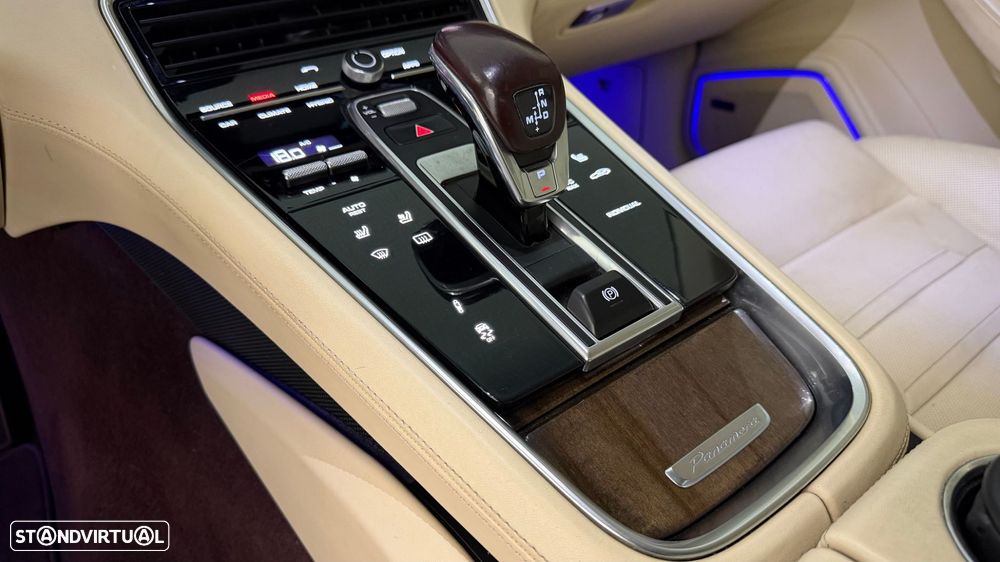 Porsche Panamera 4 E-Hybrid - 16