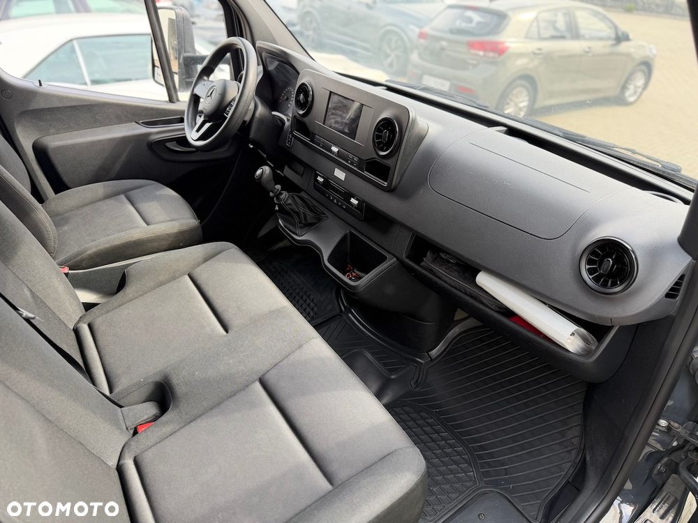 Mercedes-Benz Sprinter - 6