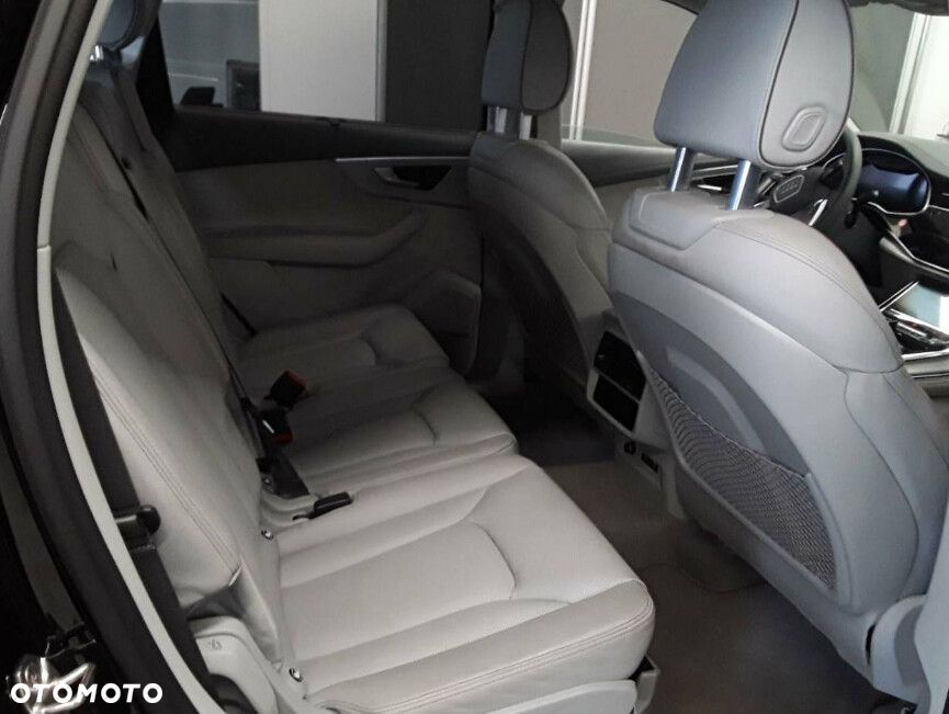 Audi Q7 - 10