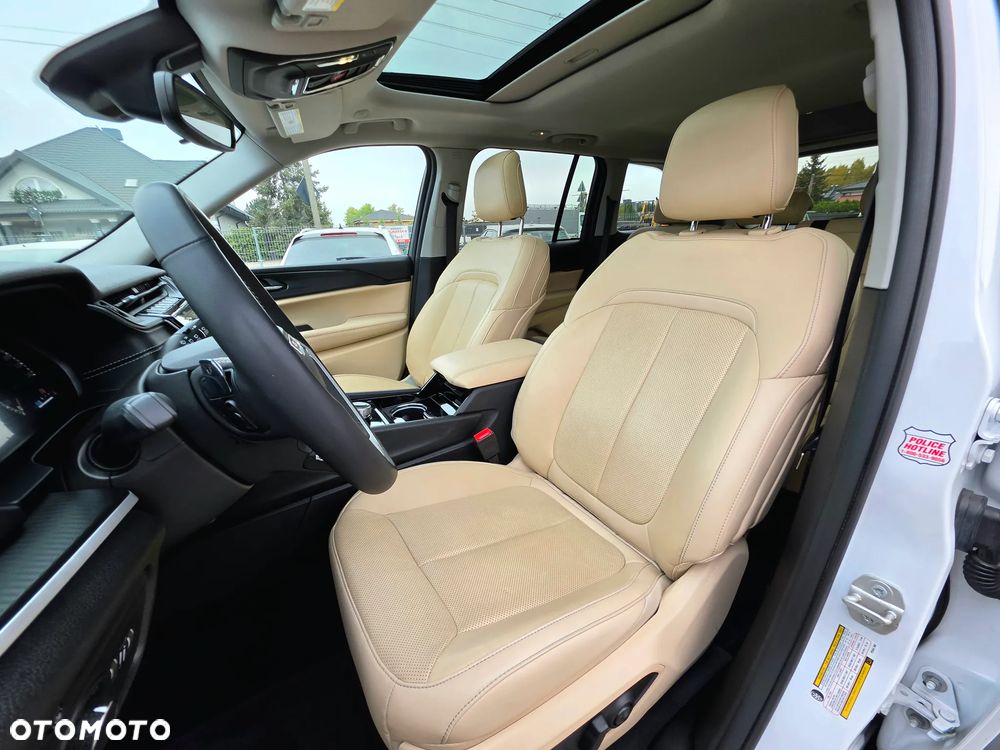 Jeep Grand Cherokee - 18
