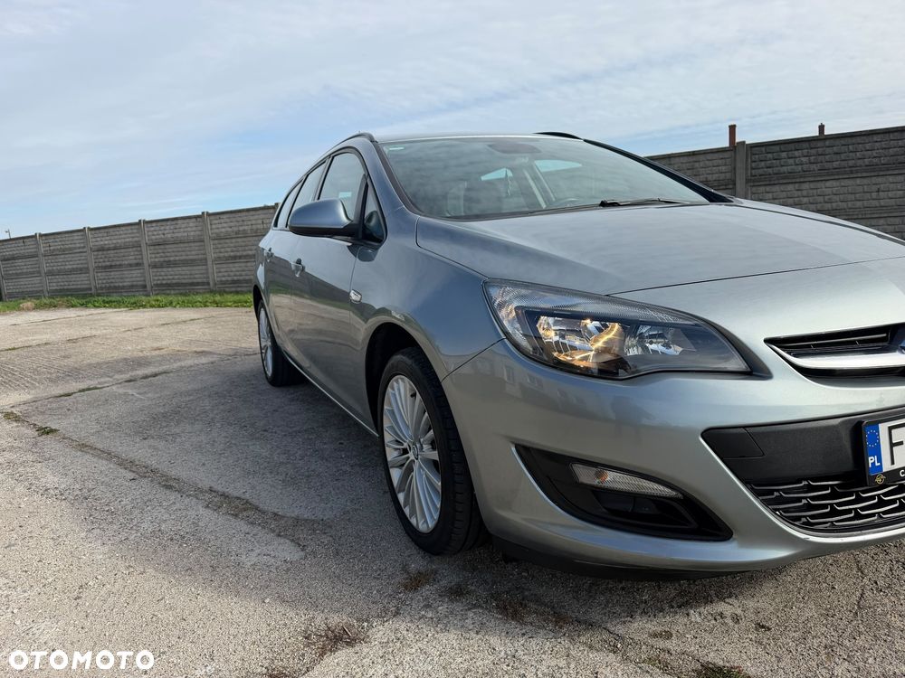 Opel Astra 1.4 Turbo Exklusiv - 23