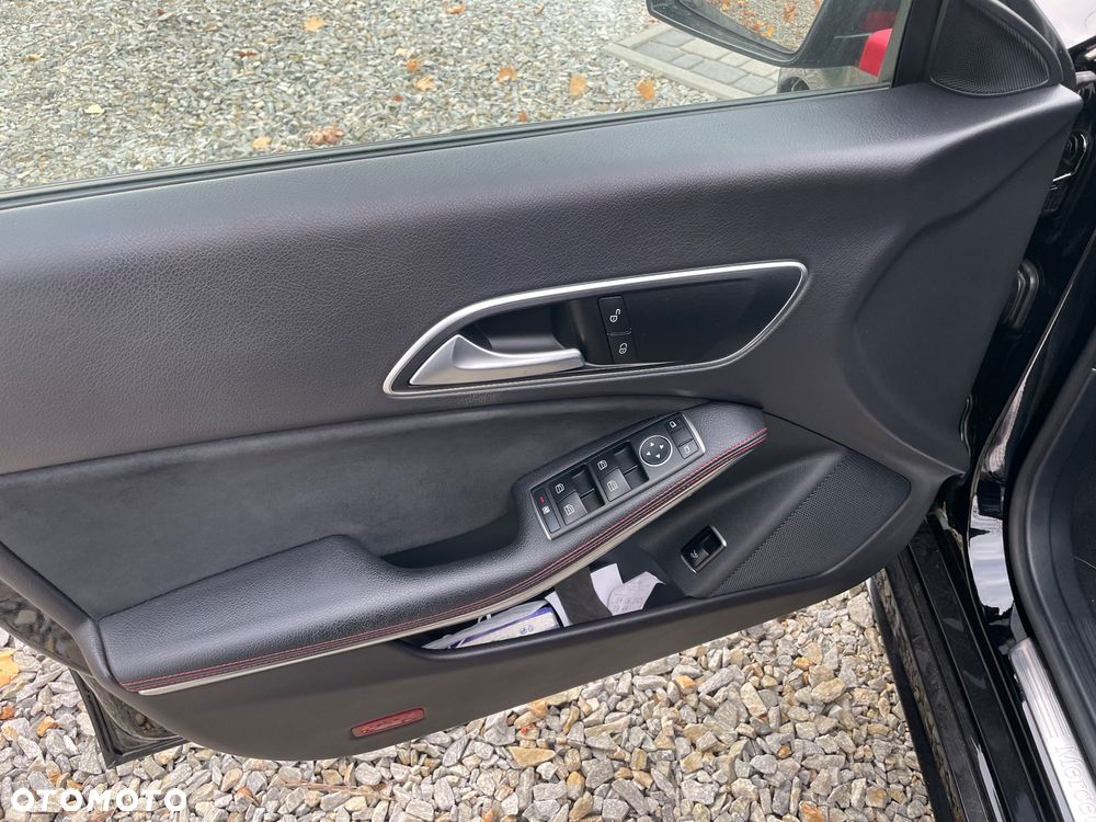 Mercedes-Benz CLA 200 7G-DCT AMG Line - 17