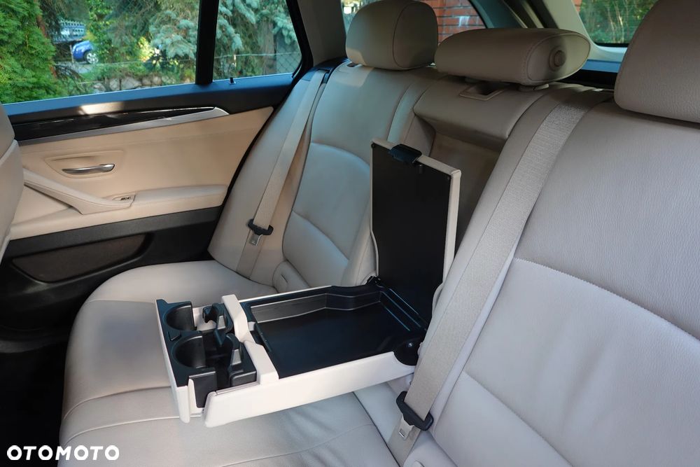 BMW Seria 5 530d xDrive - 15