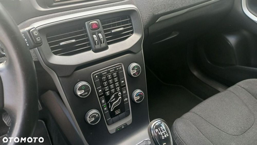 Volvo V40 - 27