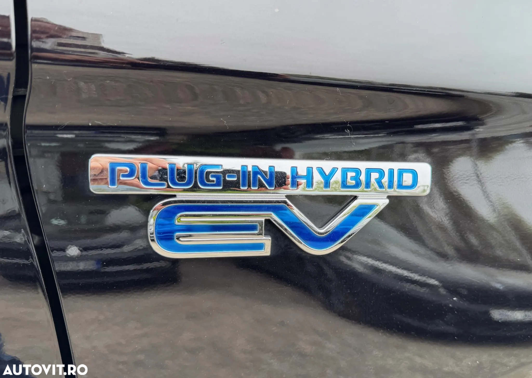 Mitsubishi Outlander 2.4 4WD Plug-In Hybrid Top - 40
