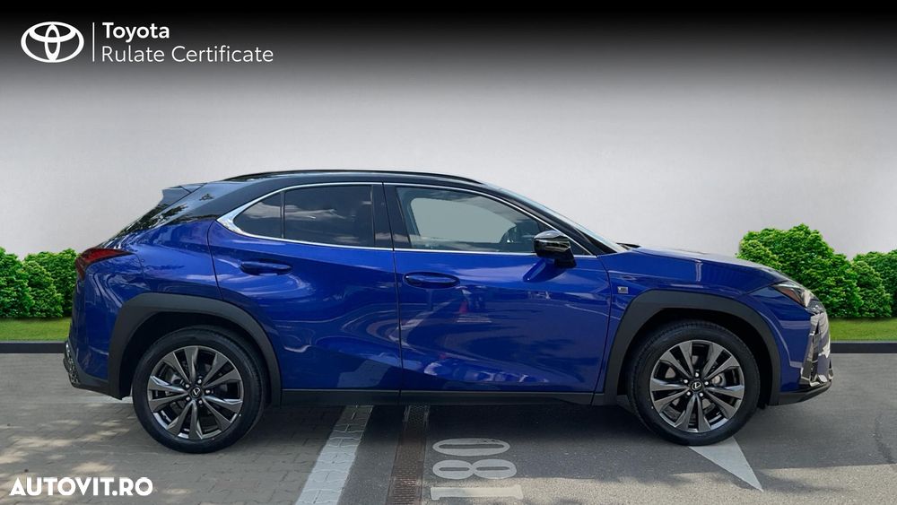 Lexus UX 300h AWD CVT HEV Business - 17