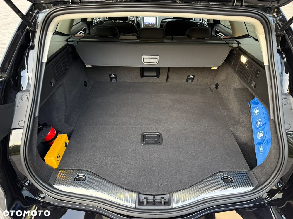 Ford Mondeo - 38