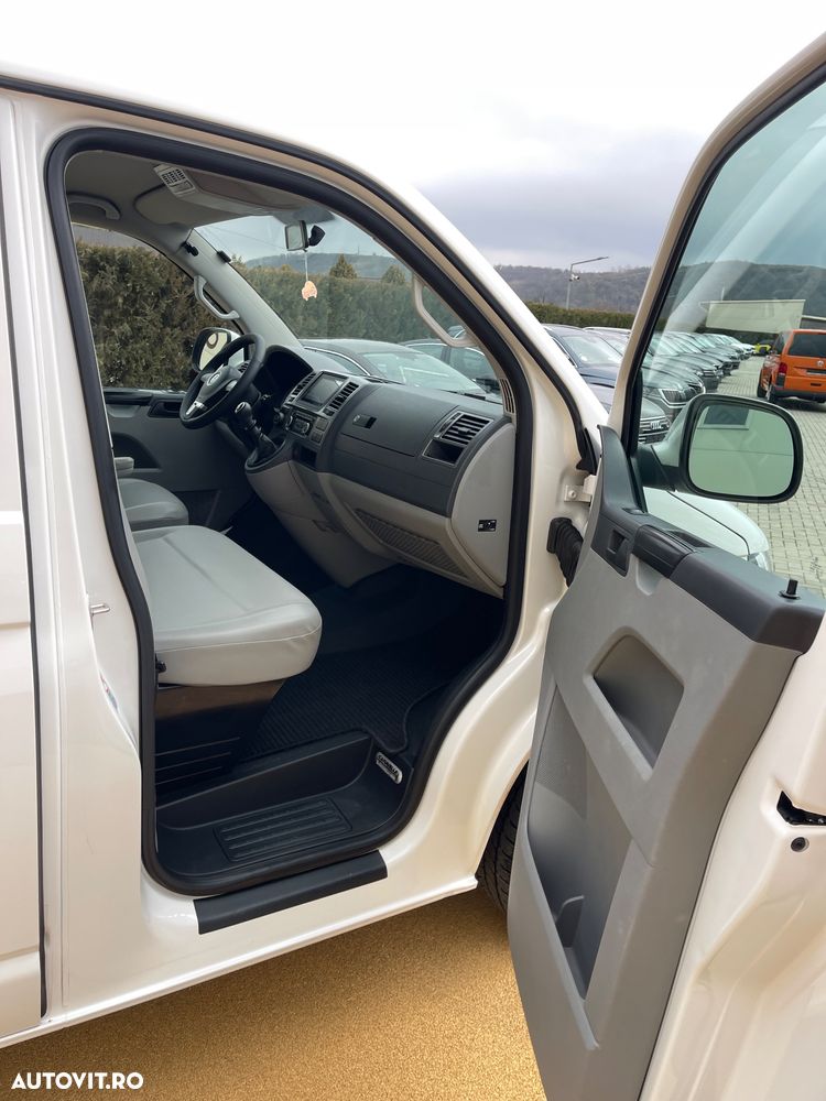 Volkswagen Caravelle - 21