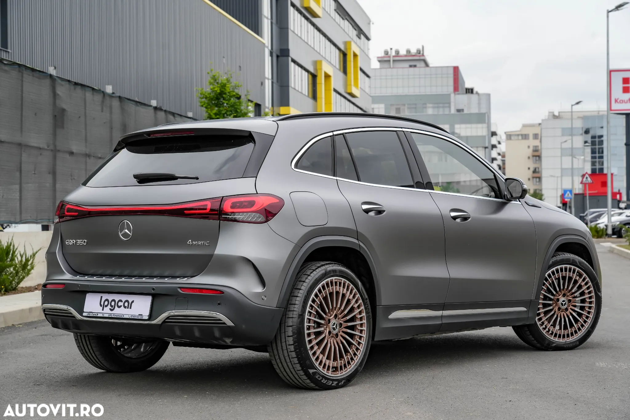 Mercedes-Benz EQA 350 4MATIC - 6