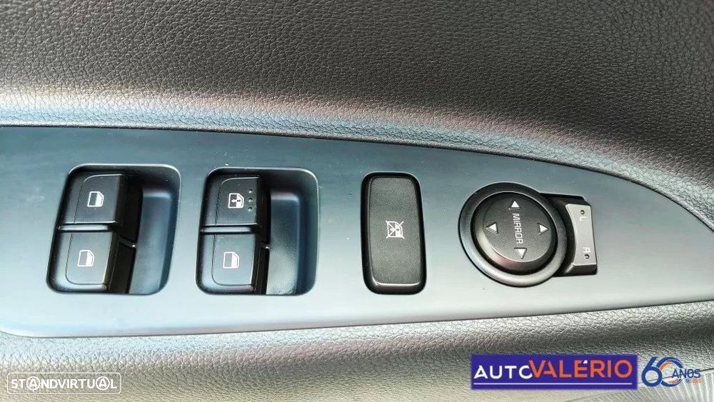 Kia Stonic 1.2 Move — fotografia 13