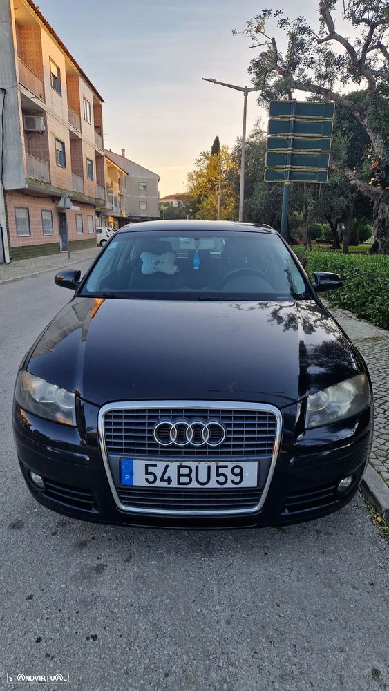 Audi A3 1.6 FSI Attraction - 1