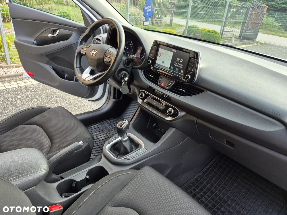 Hyundai i30 1.6 CRDI Intro - 15