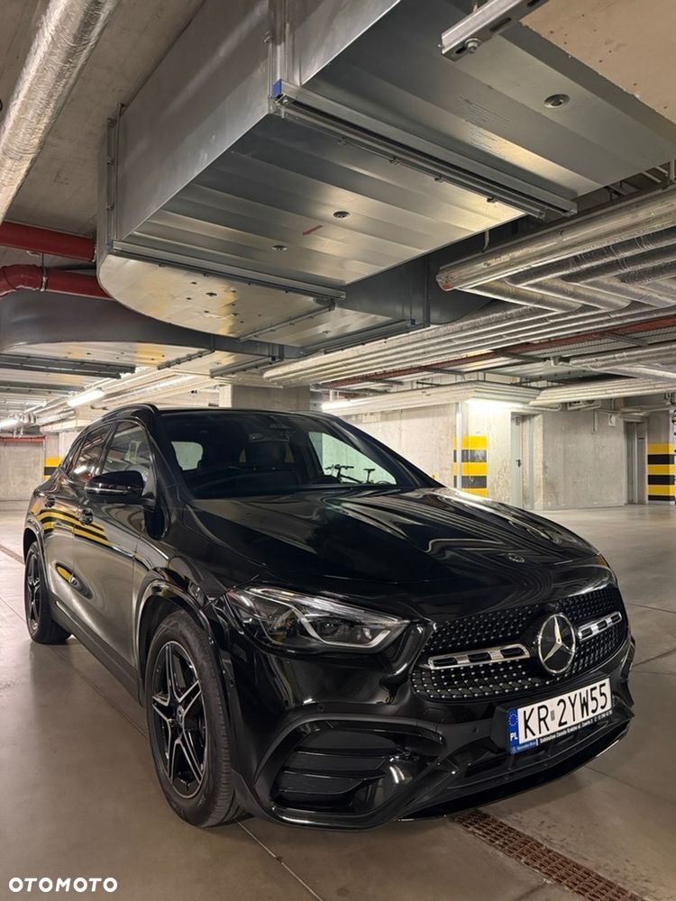 Mercedes-Benz GLA - 2