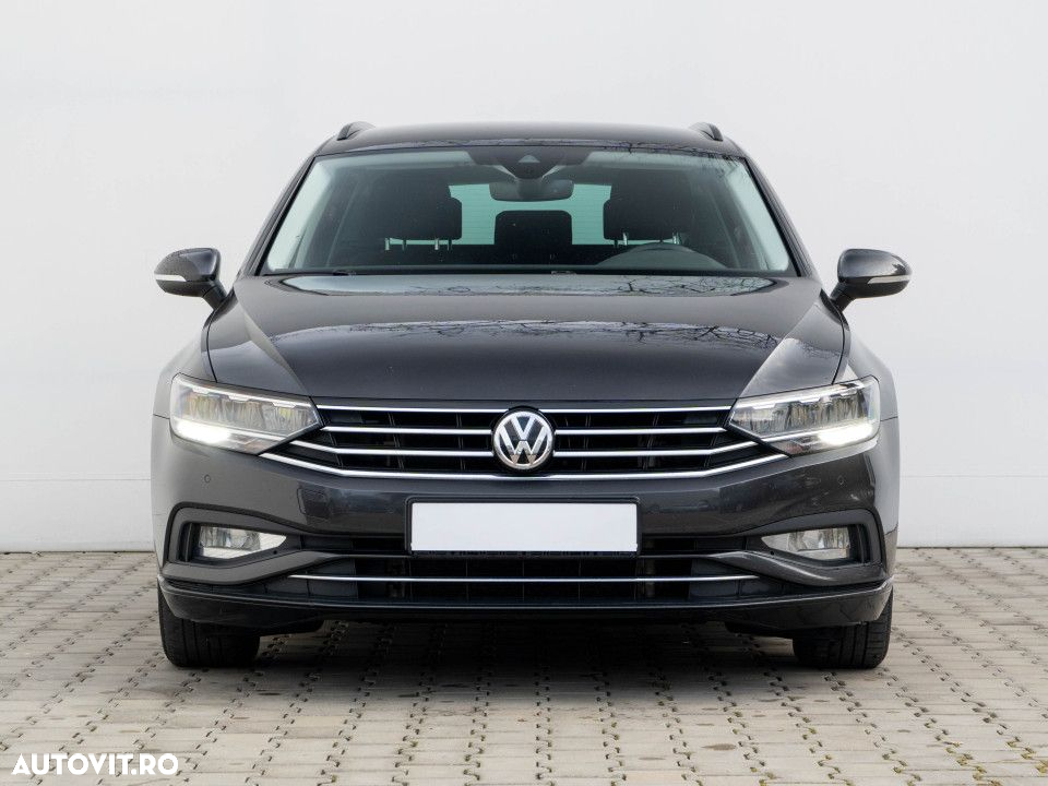 Volkswagen Passat - 4