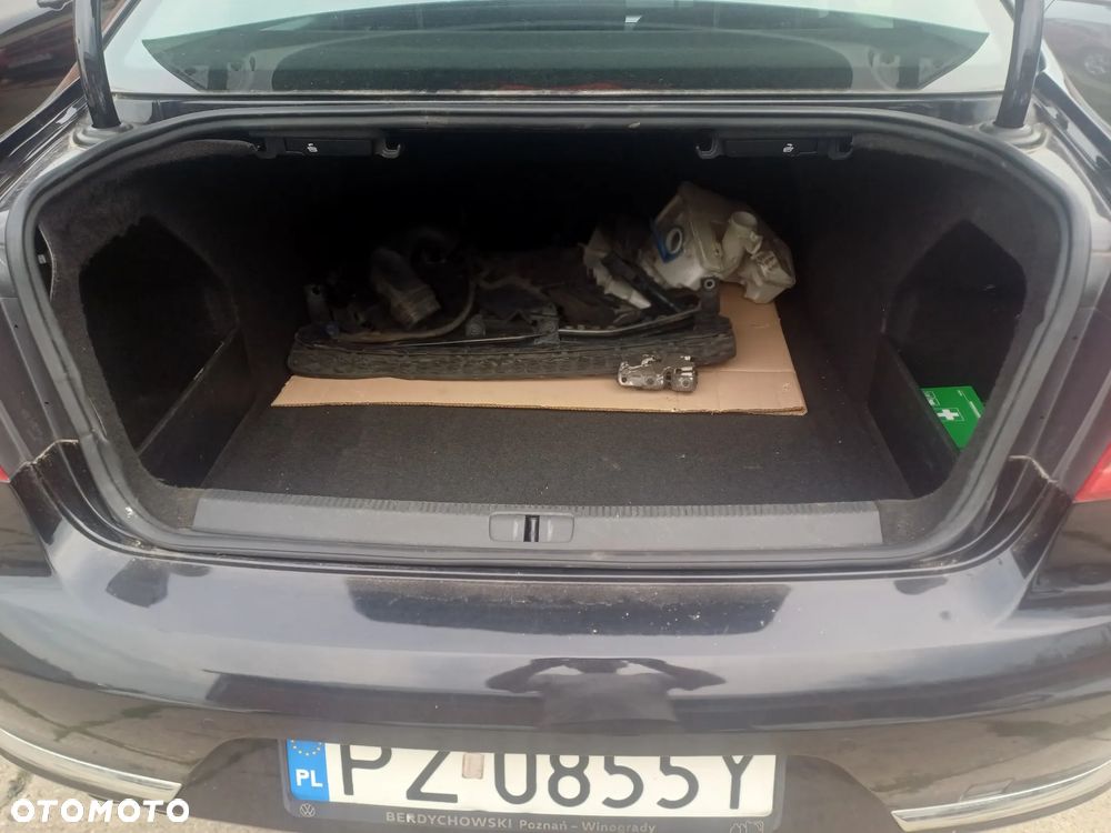 Volkswagen Passat - 8