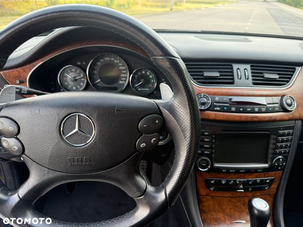 Mercedes-Benz CLS 63 AMG - 21