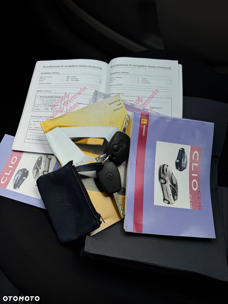 Renault Clio - 17