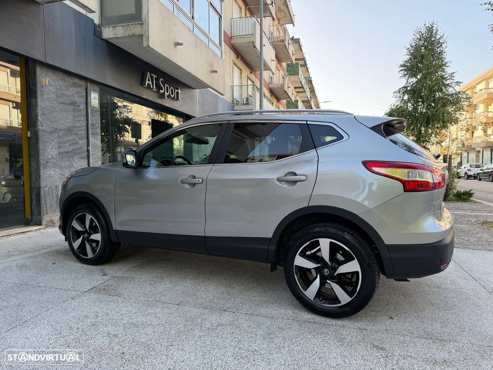 Nissan Qashqai 1.6 dCi N-Connecta 18 - 13