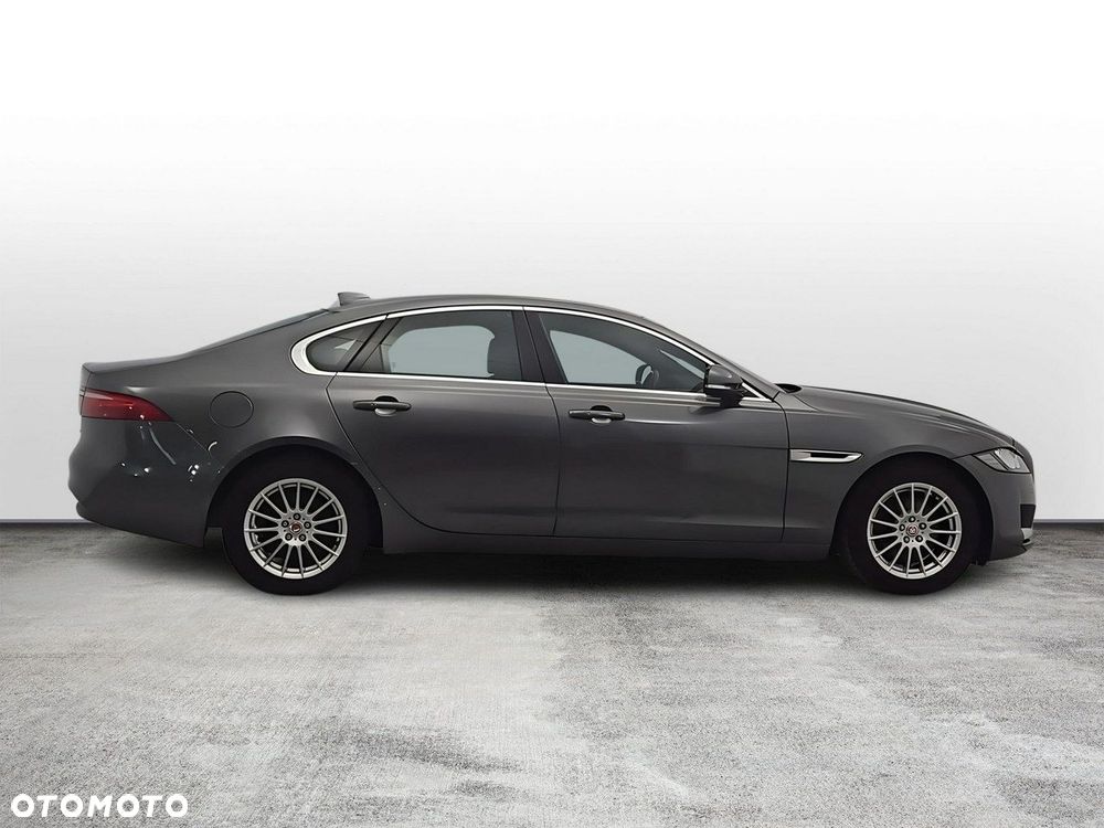 Jaguar XF 2.0 i4D Prestige - 6