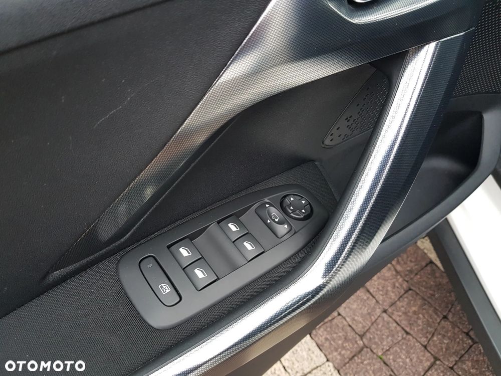 Peugeot 2008 PureTech 110 Stop&Start EAT6 Crossway - 17
