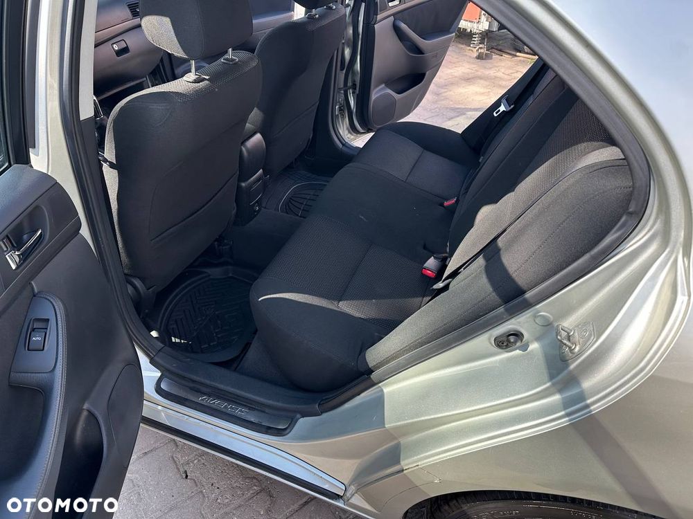 Toyota Avensis 2.0 D-Cat Sol - 6